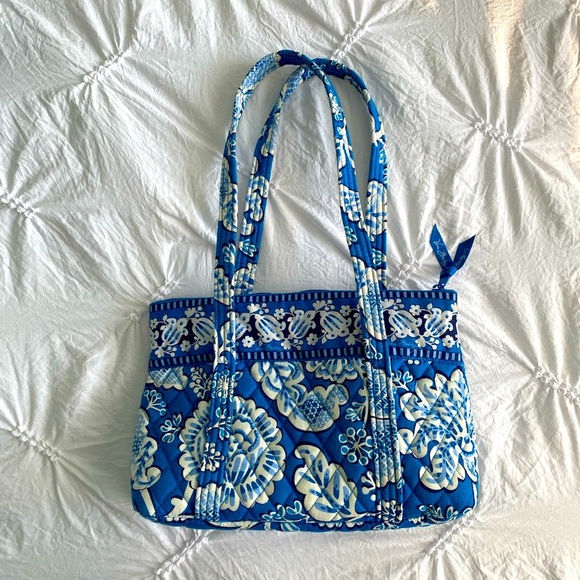 Vera Bradley Handbags - Vera Bradley blue & white purse